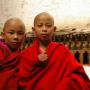 Paro | kleine Mönche im Paro Dzong
